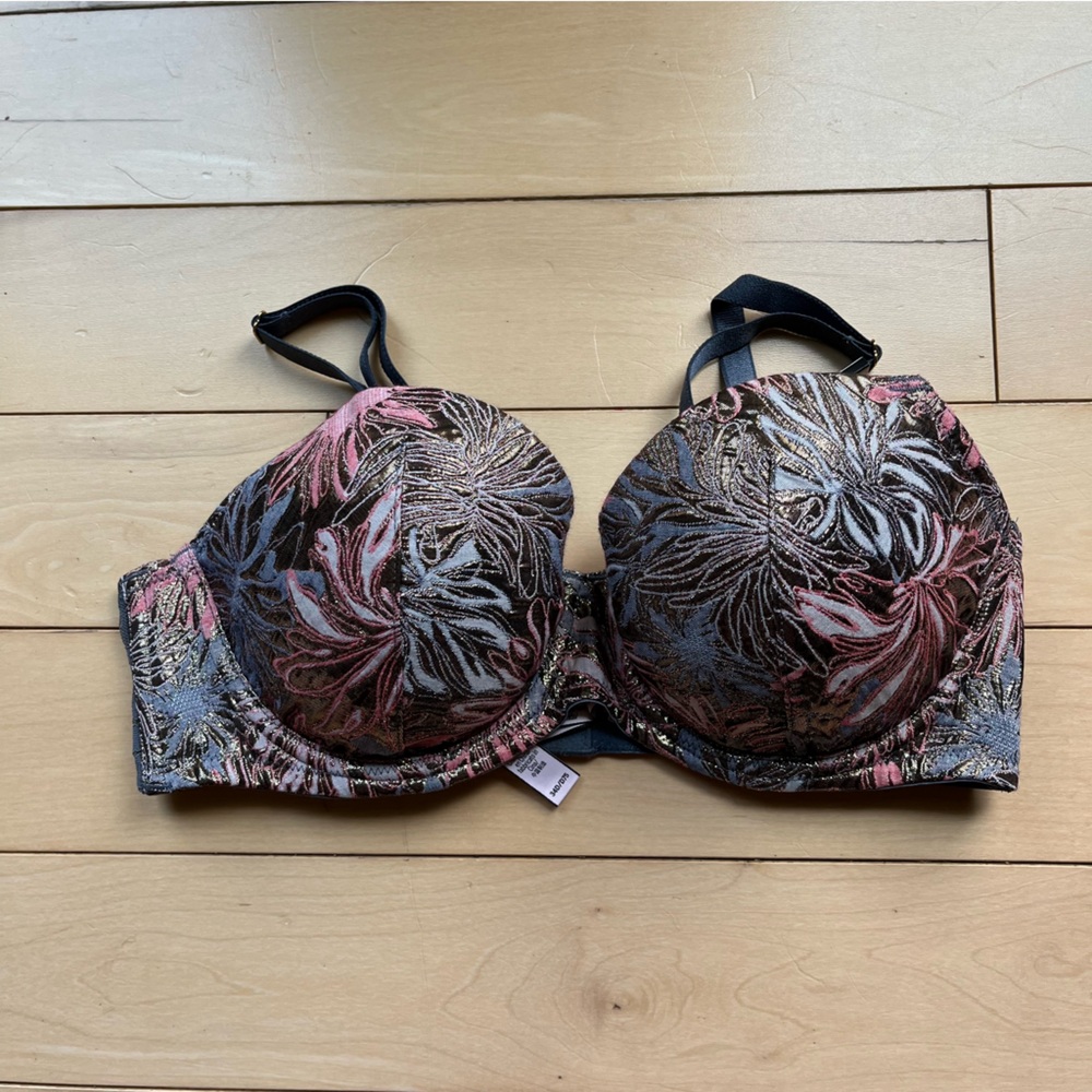 NWT VS Bra 34D